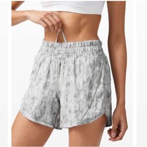 Lululemon Track That Mid-Rise Lined Short 5"